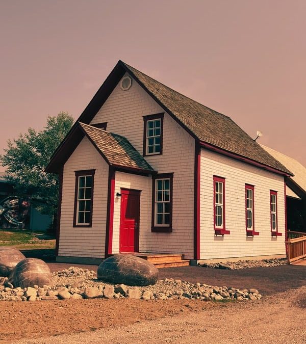 L&rsquo;histoire de l&rsquo;église Saint-Jean-de-l&rsquo;Évangéliste – Félix Savoie